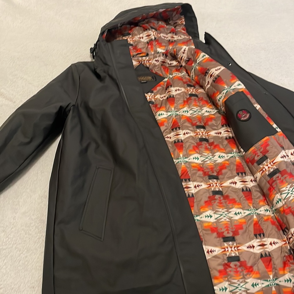 Pendleton Rain Coat - Only Worn 1 Singular Time. - image 5